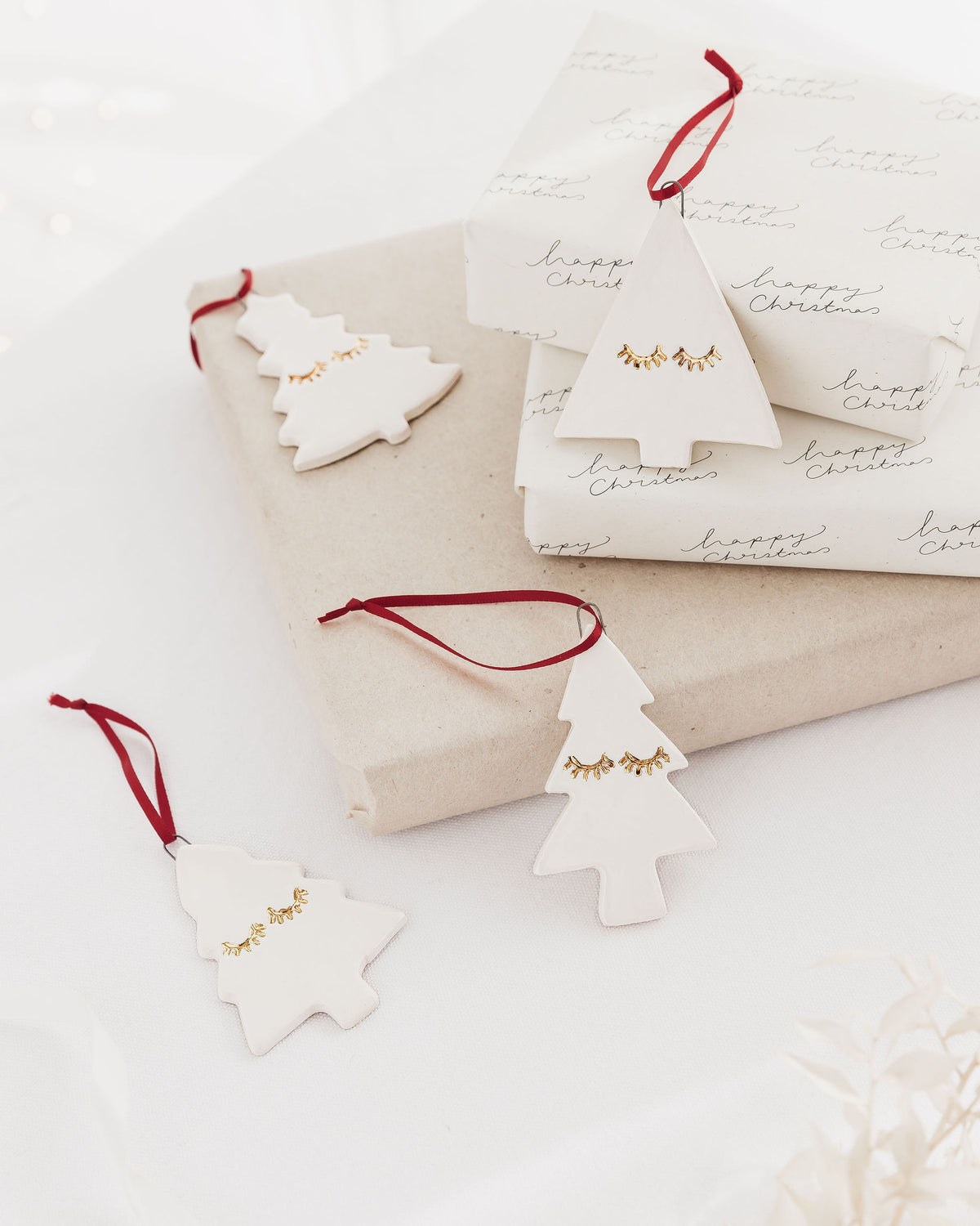 Set of 4 Christmas Tree Ornaments with Gold Eyelashes
