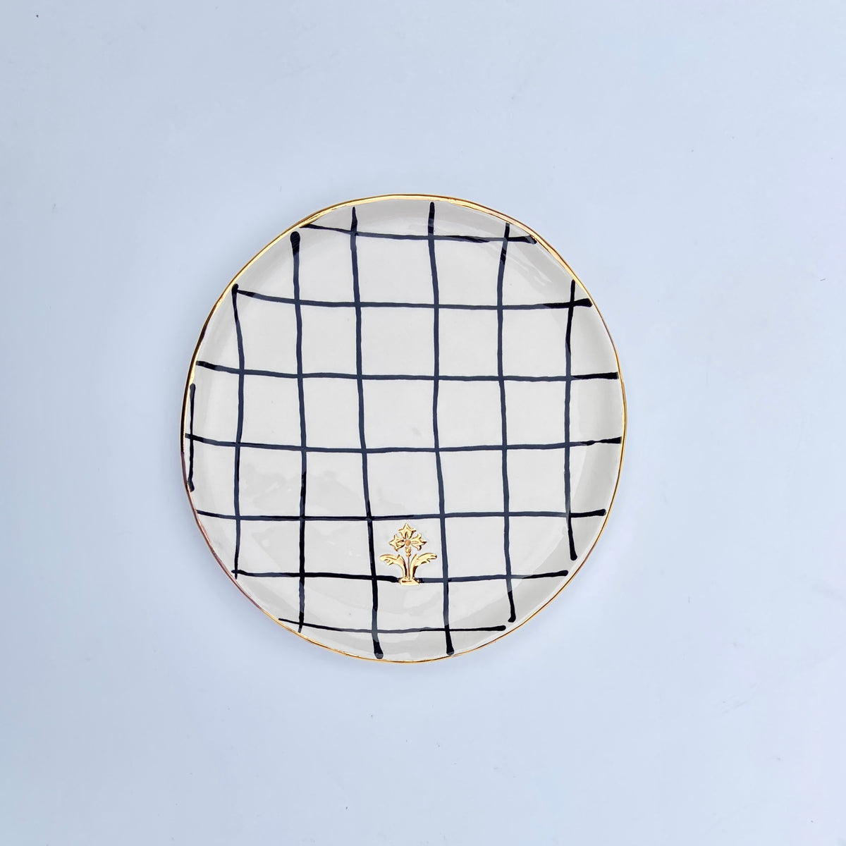 Set of 4 Dessert Plates With Gold Flower Motif Stamp